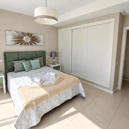 V2 Luxury Alvor