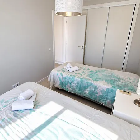 V2 Luxury Alvor