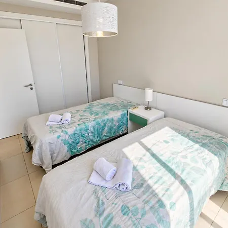 V2 Luxury Semesterbostad