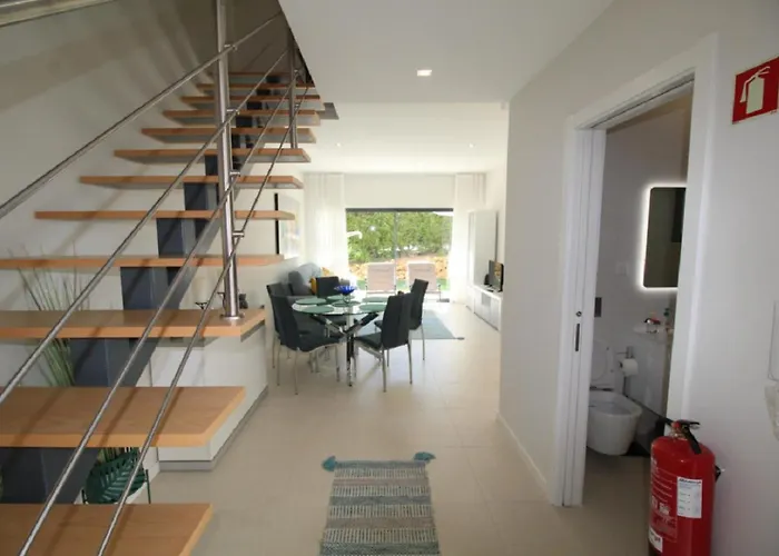 V2 Luxury Semesterbostad